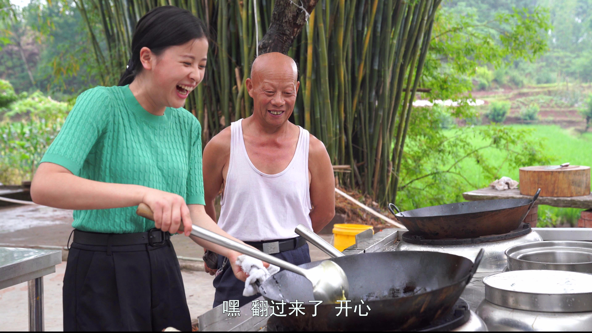 漆二娃vlog:新鲜食材做的番茄炒蛋,口感就是不一样